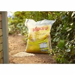 Vigoro 0.5 cu. ft. Bagged Pea Gravel Pebble Landscape Rock -VIGORO Sales vigoro bagged landscape rocks 54255 66 1000